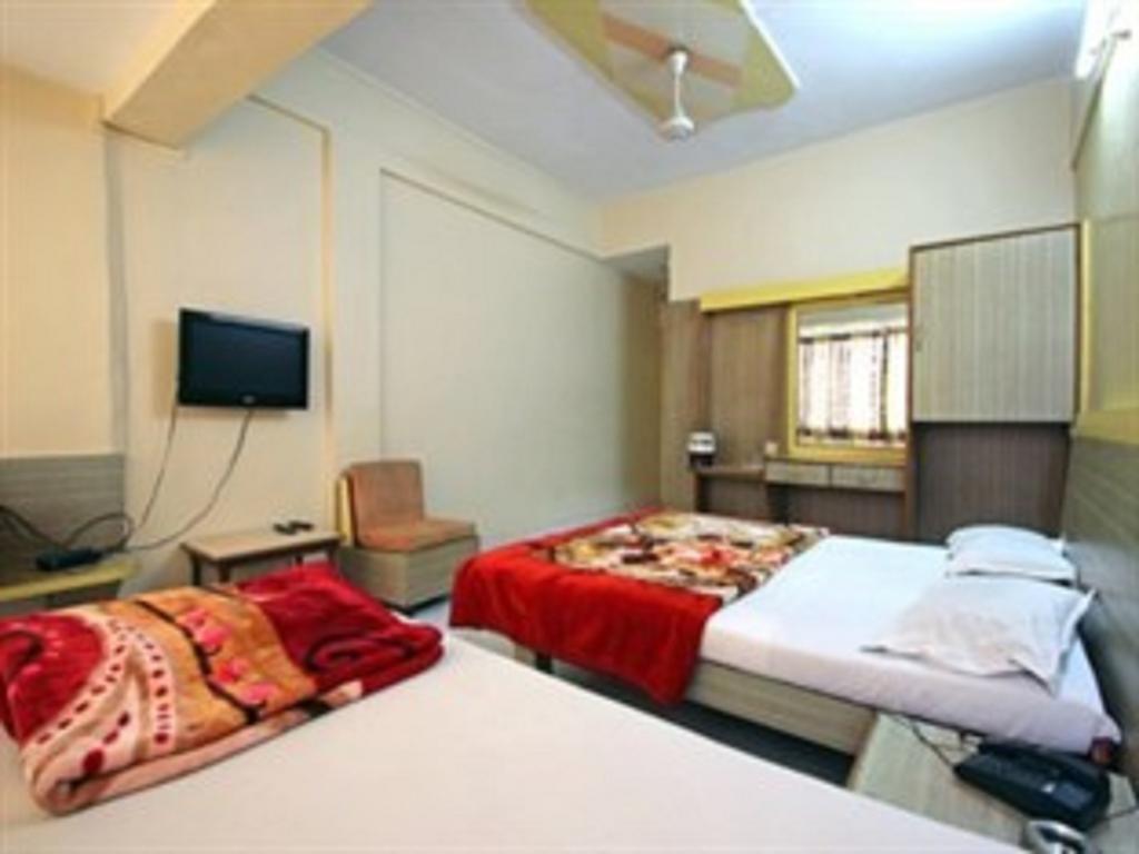 Hotel Tourist International Pune Zewnętrze zdjęcie