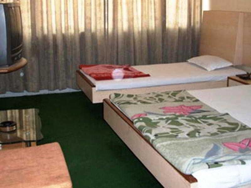 Hotel Tourist International Pune Zewnętrze zdjęcie